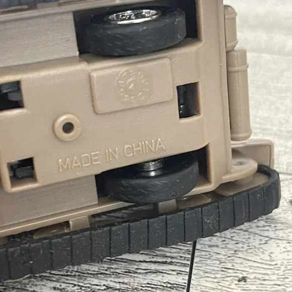 Desert Storm Pullback Power Armored Army Tank Camo #405B Playmaker Toys 4.5" - Picture 8 of 8